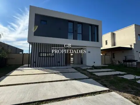 Casa en Venta en Pilar Del Este - Santa Elisa, USD 239.000