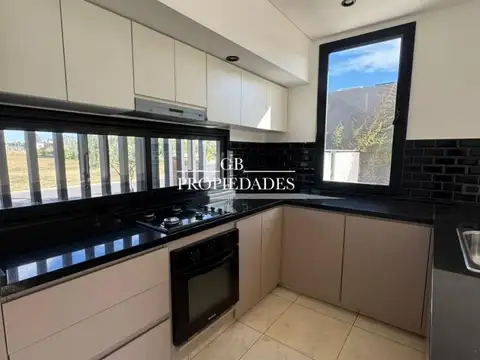 Venta de Casa  4 ambientes en Santa Elisa, Pilar del Este