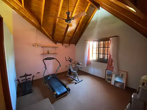 EN BUENA UBICACIÓN, MUY BUEN CHALET CON GRAN TERRENO 