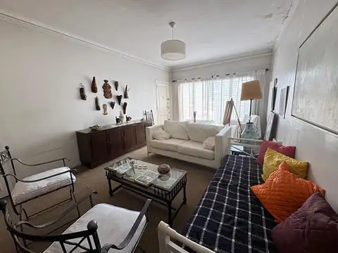 Chalet de 4 amb c/ cochera y jardín- Castelar Norte-