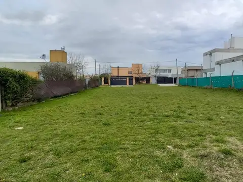 478 e/ 134 y 135 J. Gorina - La Plata-864m2