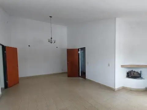 Alquiler de Casa de 3 Dormitorios en Los Mistoles al 200, Salta Capital