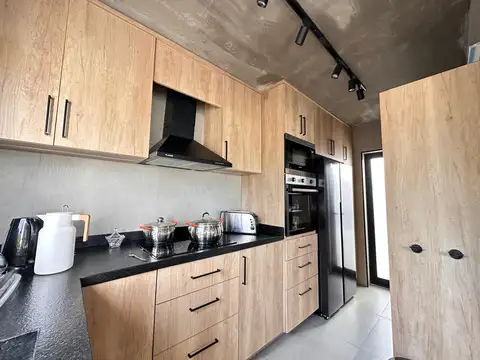Casa 6 ambientes con 5 baños