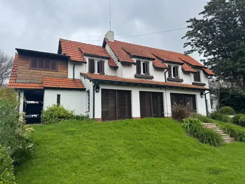 Casa en Alquiler de 4 dormitorios