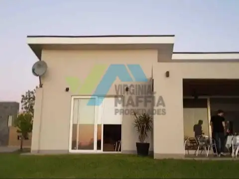 Casa en Alquiler en El Cazal, USD 1.300