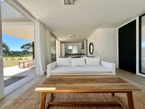 Casa 3 ambientes con 2 baños