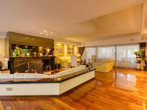 Casa 6 ambientes con 6 baños