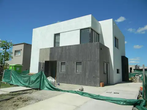 Casa a estrebar en  Vila Marina II lote interno