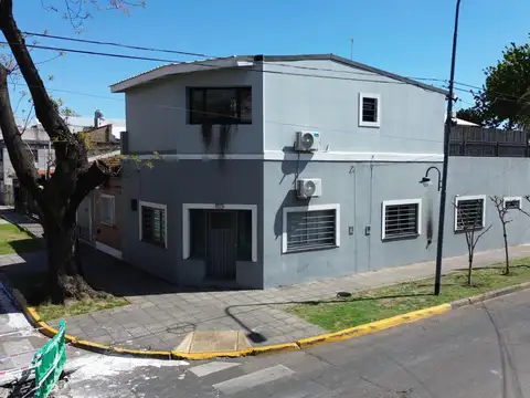 Venta casa ph de 4 ambientes en Munro con terraza