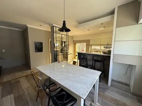 Depto Tipo Casa 4 ambientes con 4 baños