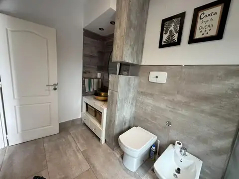 Depto Tipo Casa 4 ambientes con 4 baños