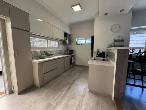 Depto Tipo Casa en Venta con 1 cocheras
