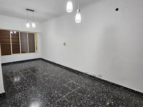 Casa en Alquiler con 1 cochera