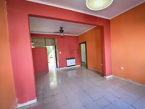 Casa 4 ambientes con 1 baño