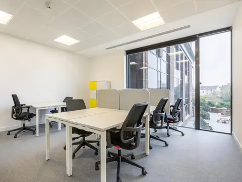 Oficina en Alquiler en Ciudad Vieja, USD 109