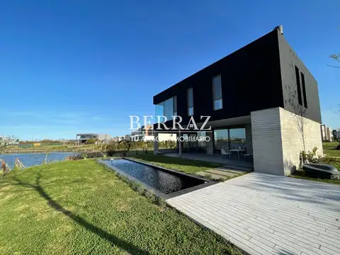 Casa venta 5 ambientes al lago en barrio Vistas Puertos Escobar lote de 750 m2