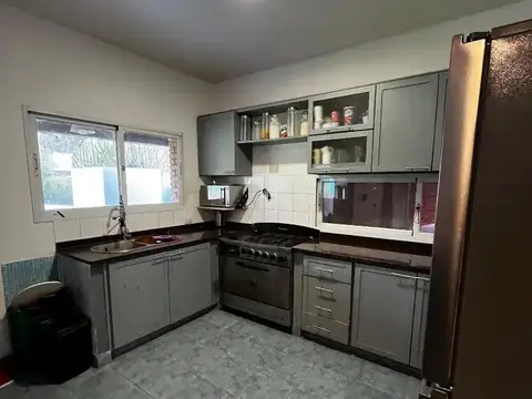 Casa en Venta con 4 cocheras