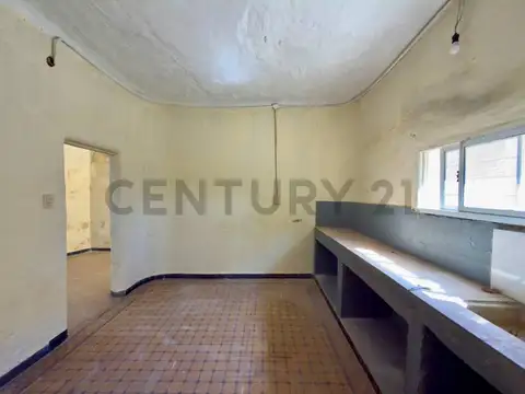Lote 565 m² con 2 locales y 2 viviendas – Frente a Plaza Principal, Luis Palacio