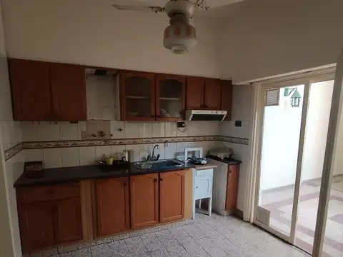 Casa en Alquiler con 1 cochera