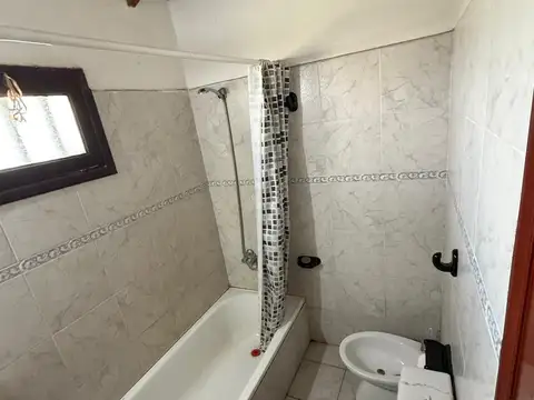 Casa en Venta - 3 Dormitorios 2 Baños - 500mts - Mar Del Plata