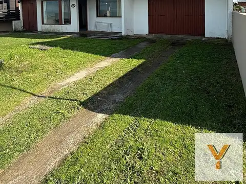 Casa en Venta - 3 Dormitorios 2 Baños - 500mts - Mar Del Plata