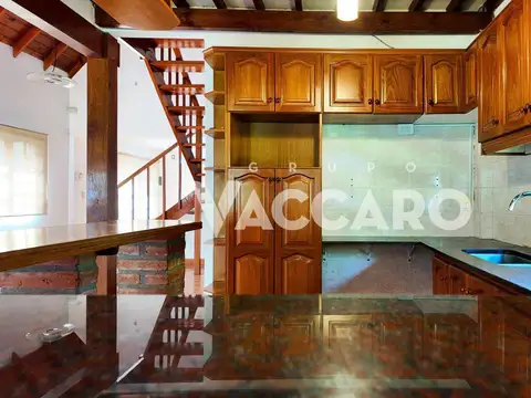 Casa en Venta, 4 ambientes en Parque Leloir