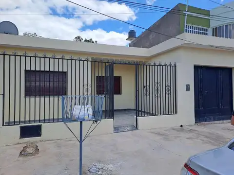 CASA AMPLIA EN Bº NARANJITO EN LA CIUDAD DE GRAL. GUEMES