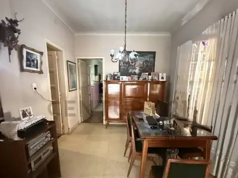 Casa 6 ambientes con 1 baño