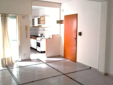 T/C 2 Ambientes P.B. C/Patio Exc. Estado J.V. Gonzalez  700