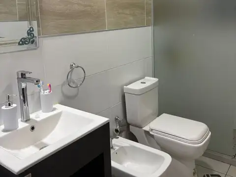 Casa en venta c/ cochera en Cuchilla Alta