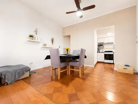Casa 6 ambientes con 2 baños