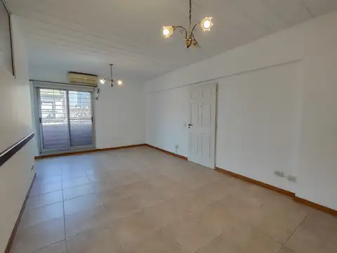 Departamento 4 ambientes en alquiler en Versalles