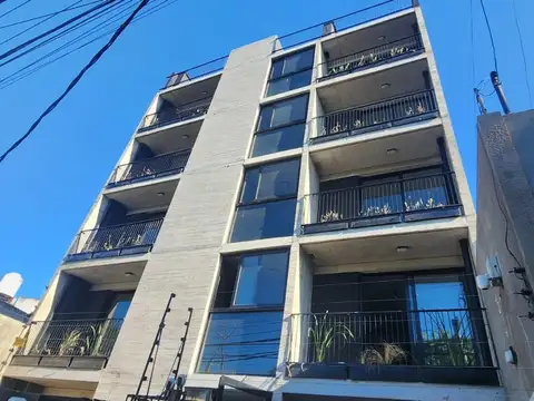 Sarmiento 200, Piso 1°