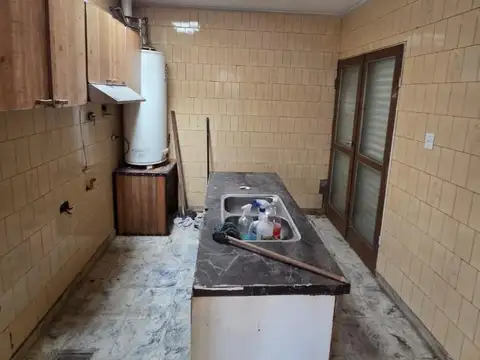 GALPON CON CASA EN GODOY CRUZ