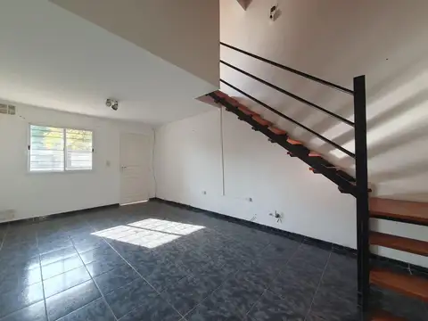 Duplex con cochera en venta    ID 5105