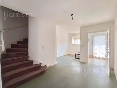 Casa 6 ambientes con 1 baño
