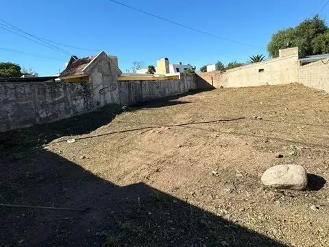 Terreno en Venta 30  mts Fondo