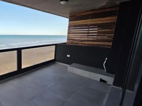 VENTA SEMIPISO A ESTRENAR FRENTE AL MAR. PISO 6