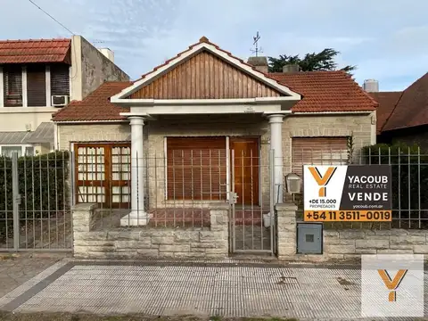 Casa en venta - 3 Dormitorios 2 Baños - Ringuelet