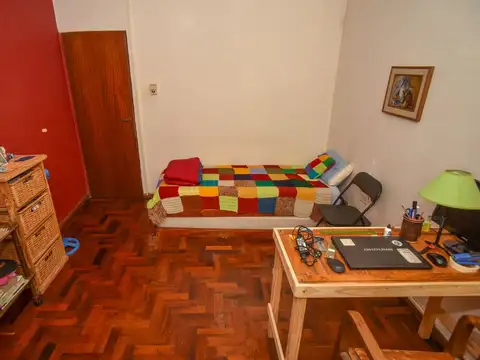 Se vende casa en excelente estado 3 dorm y cochera