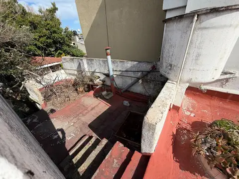 OPORTUNIDAD - CASA EN LLAVALLOL - EXCELENTE UBICACIÓN Y GRAN POTENCIAL