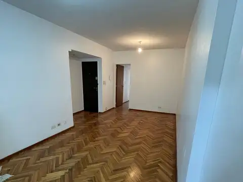 Montevideo 800, Piso 01