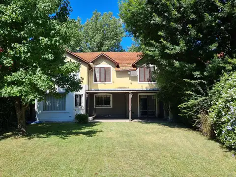 Venta Casa 4 dormitorios Impecable Fisherton