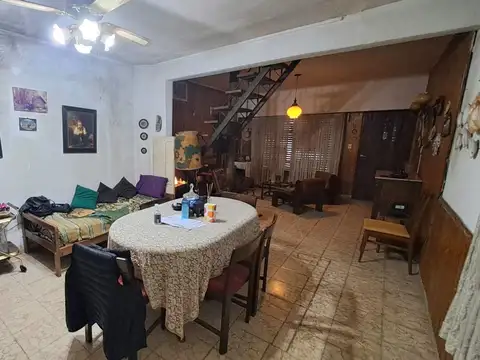 Casa 5 ambientes con 2 baños