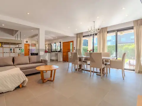 Casa en Venta de 4 dormitorios
