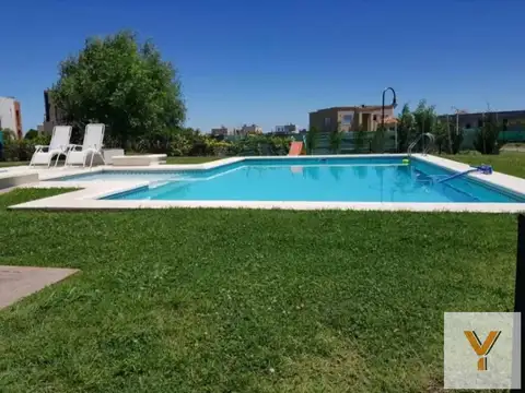 Casa en Alquiler - 5 Dormitorios 4 Baños - 1000mts - Ezeiza