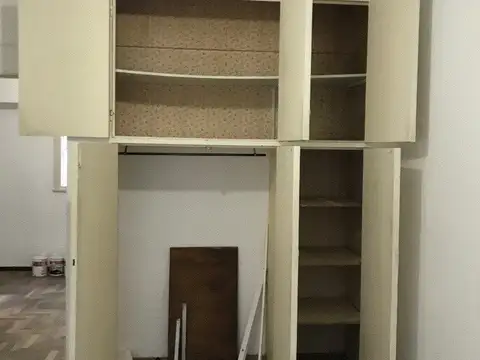 Alquilo departamento 2 ambientes 40m2 c/cocina independiente y lavadero. Muy luminoso.-