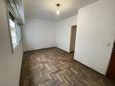 José León Cabezón 2600, Piso 1