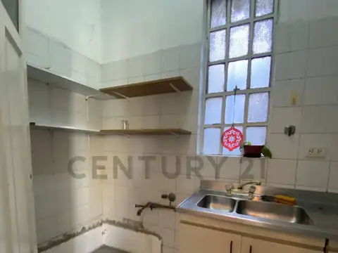 Bernardo de irigoyen 100, Piso 0