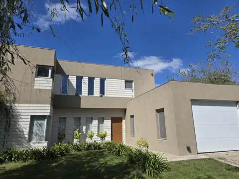Casa en venta en Barrio San Benito - Villanueva a la Laguna!